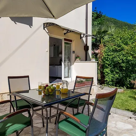 Apartment Rosovic J&c Moscenicka Draga