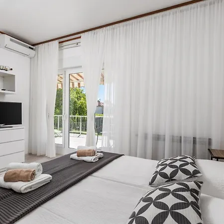 Apartment Rosovic J&c *