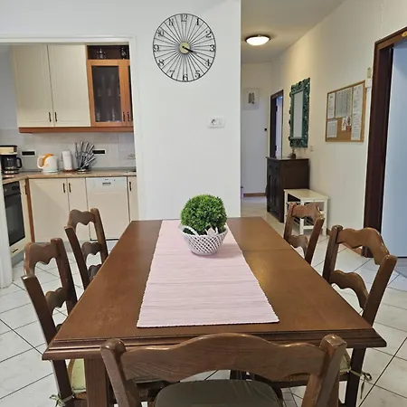 Rosovic J&c Apartment *